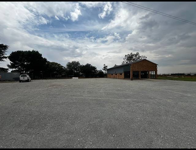 5,891M² WAREHOUSE FOR SALE IN APEX